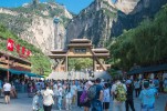 “五一”八泉峡采访特辑：筑牢安全网 温情满旅途